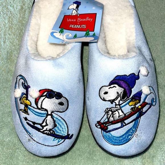 ✨HP✨ “PEANUTS” NWT SNOOPY SOFT SKIING SLIPPERS BY VERA BRADLEY, SHOE SIZE 5-6 - Picture 8 of 8